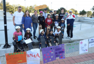 Olimpíadas: alunos da rede estadual entregam cartas de apoio a skatistas que vão a Paris