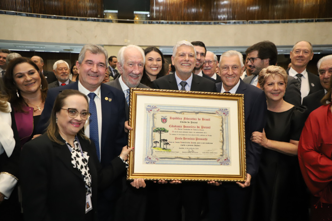 Piana participa da entrega do título de Cidadão Honorário do Paraná a Paulo Pennacchi