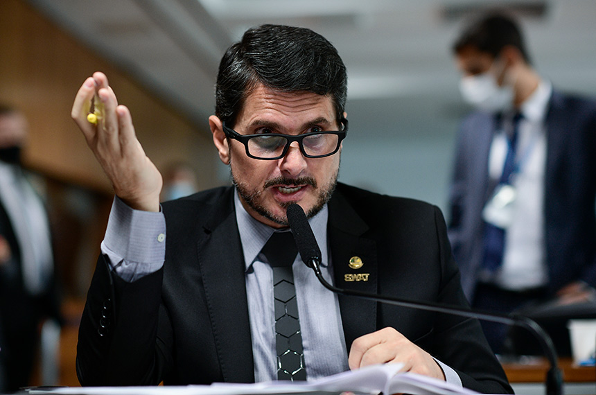 Em pronunciamento, à bancada, relator do PL 3.723/2019, senador Marcos do Val (Podemos-ES).