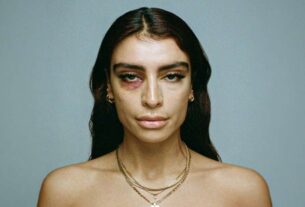 Sevdaliza agradece público após parceria com Pabllo Vittar