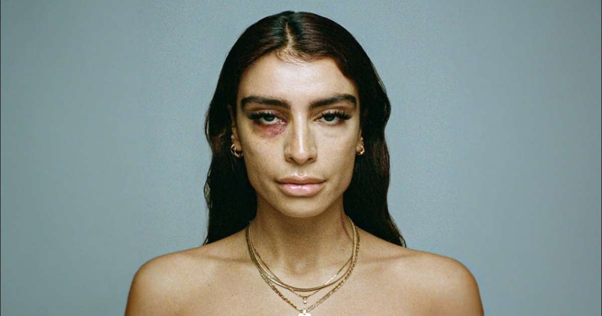 Sevdaliza agradece público após parceria com Pabllo Vittar