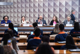 Ações na internet exigem reflexão e responsabilidade, avaliam debatedores — Senado Notícias