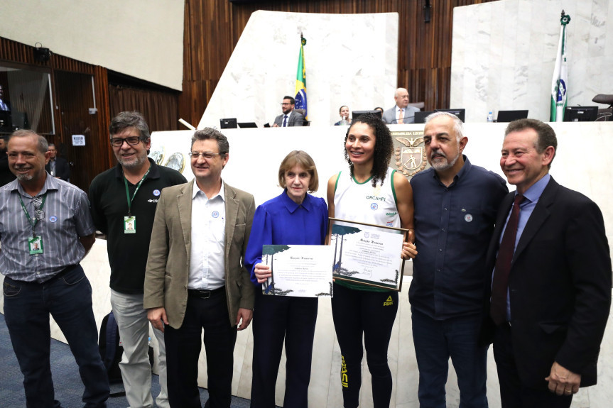 Por proposição do deputado Professor Lemos (PT) e da deputada Luciana Rafagnin (PT), a Assembleia Legislativa (Alep) homenageou, nesta tarde (20).