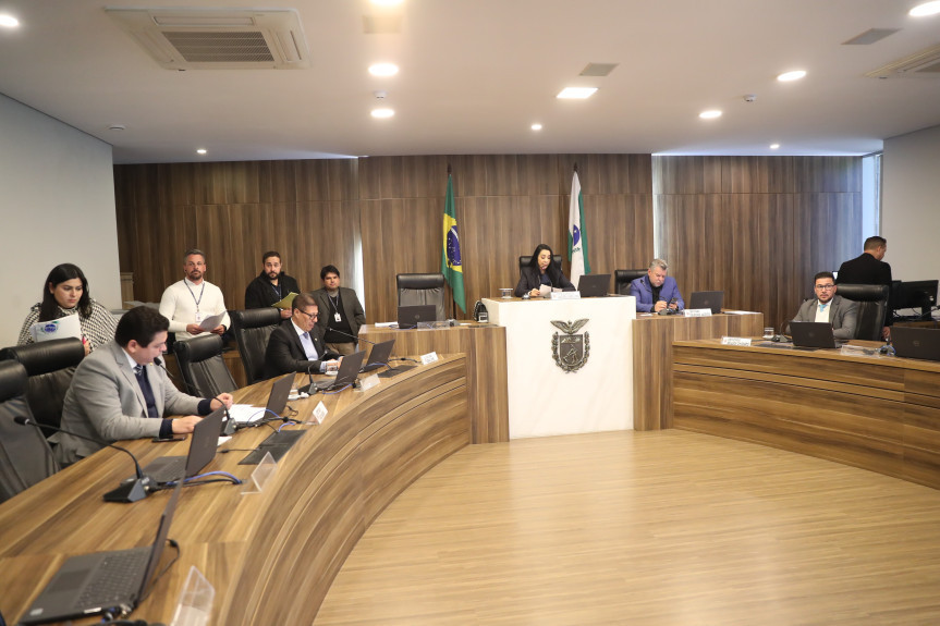 Reunião ocorreu no início da tarde desta terça-feira (27), no Auditório Legislativo.