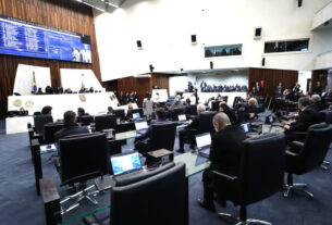 Nesta terça-feira (21) foram realizadas duas sessões plenárias.