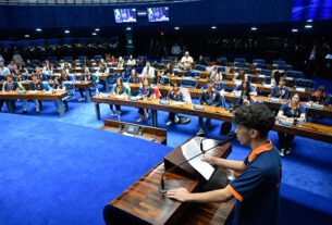 Jovens senadores de 2024 aprovam três propostas — Senado Notícias