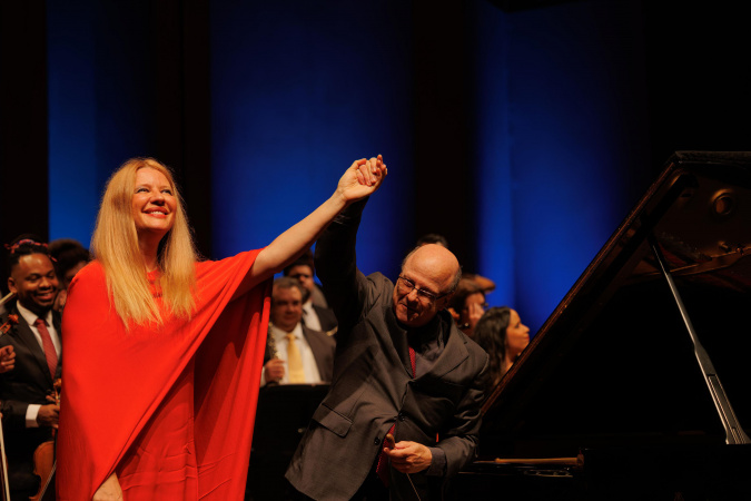 Orquestra Sinfônica e a pianista Valentina Lisitsa encantarão o público novamente no domingo