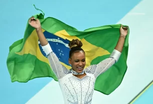 Rebeca é prata no salto e chega ao panteão de cinco medalhas olímpicas — Agência Gov