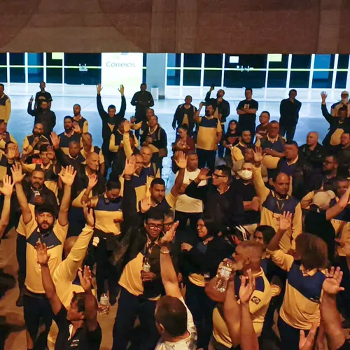 Trabalhadores dos Correios no DF aprovam estado de greve e