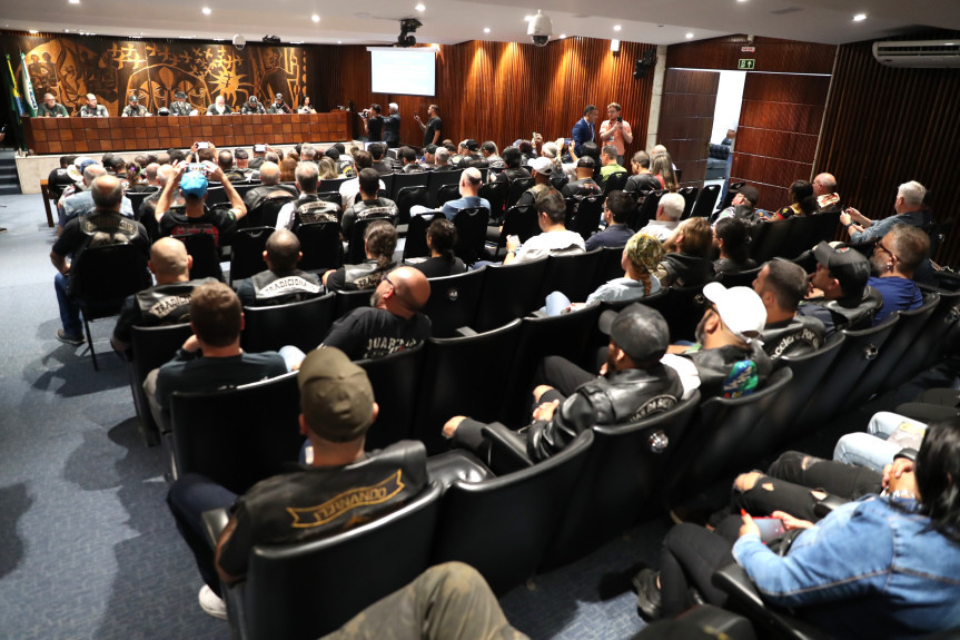 Audiência ocorreu no Plenarinho da Assembleia Legislativa na noite desta quarta-feira (4).