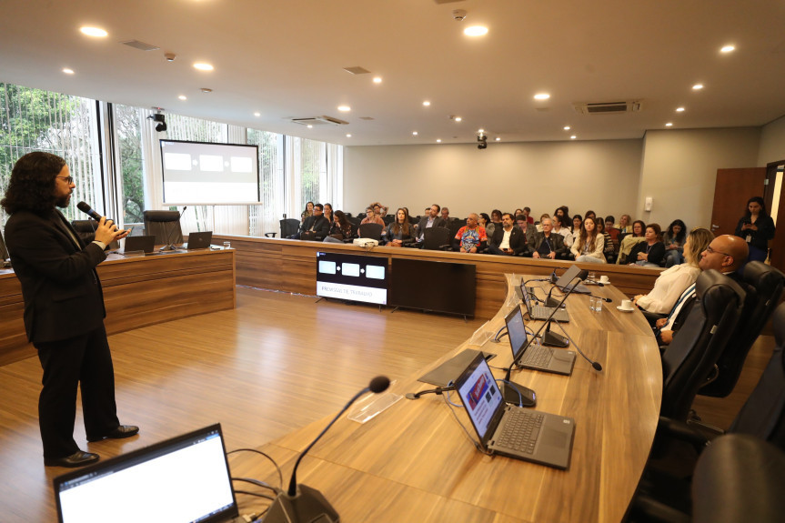 Palestra ocorreu na tarde desta quinta-feira (5), no Auditório Legislativo.