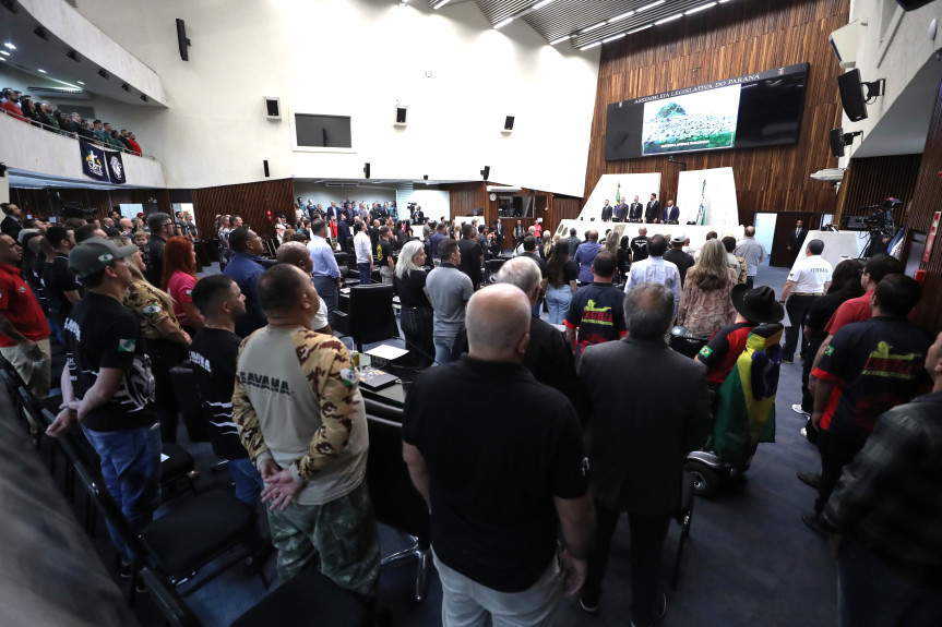 Solenidade lotou o Plenário da Assembleia Legislativa na noite desta segunda-feira (2).