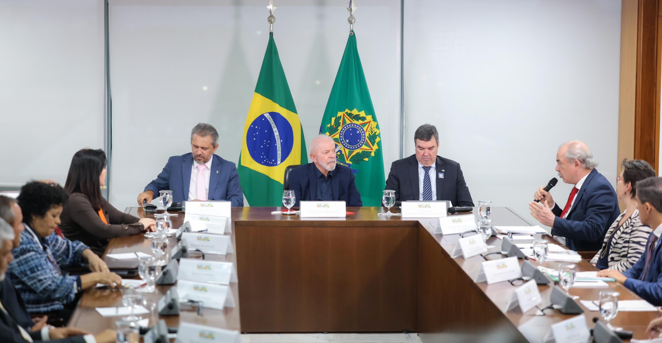 BNDES firma contratos de R$ 3,3 bi para obras de saneamento e infraestrutura rodoviária — Agência Gov