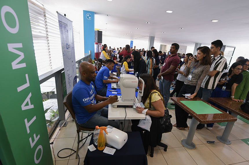 Damares pede que ministério atualize Política Nacional de Saúde Ocular — Senado Notícias