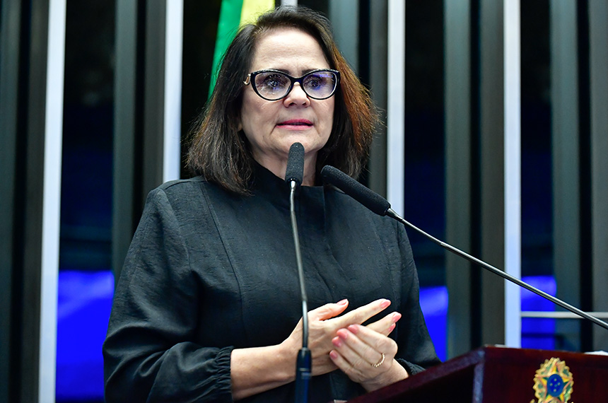 Em discurso, à tribuna, senadora Damares Alves (Republicanos-DF).