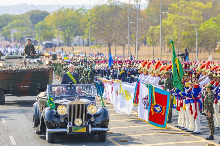 Desfile de 7 de Setembro realça as conquistas do país na área da Saúde — Agência Gov