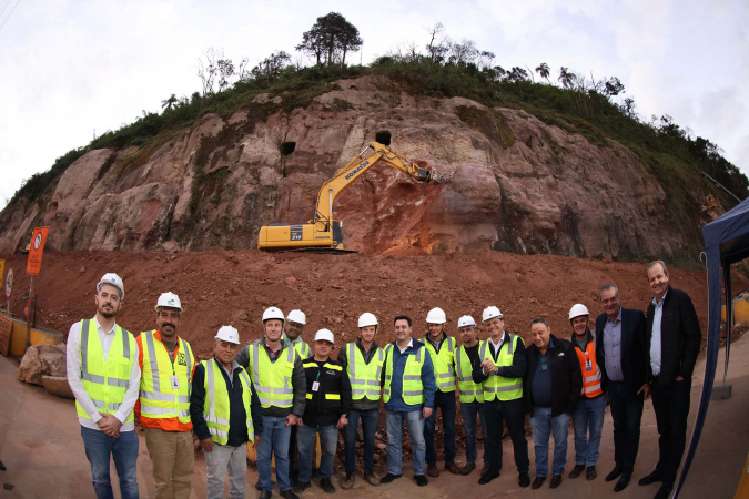 Governador vistoria obras para conter desmoronamentos em rodovias de União da Vitória