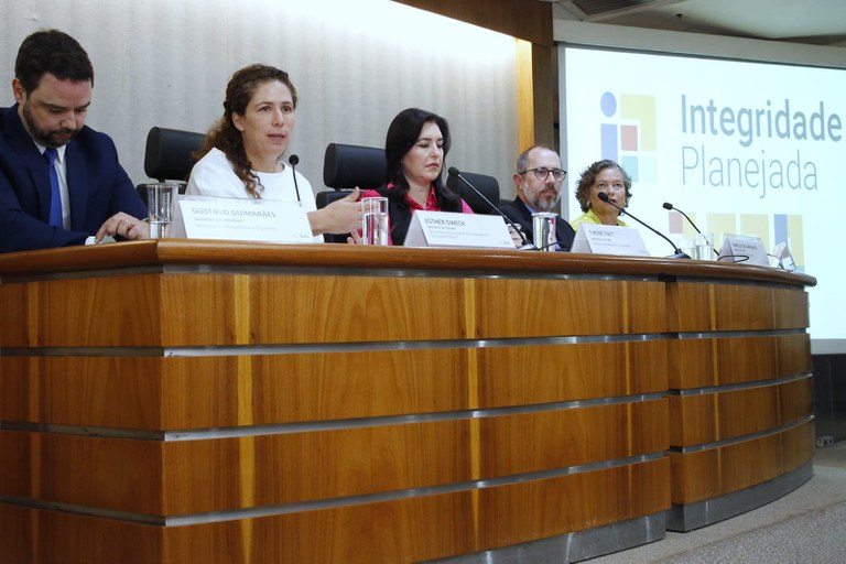 Ministras Esther Dweck e Simone Tebet celebram um ano do Programa Integridade Planejada — Agência Gov