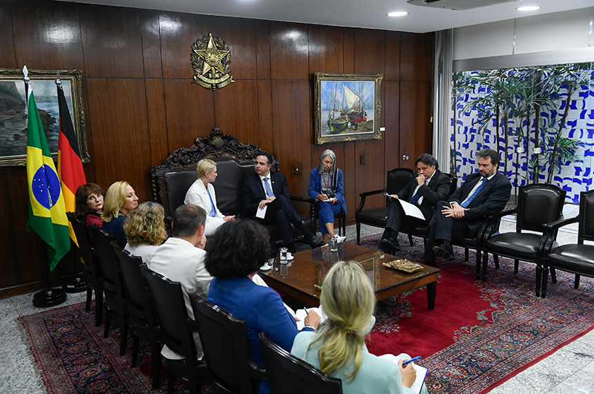 Pacheco recebe presidente do Conselho Federal da Alemanha e empresários — Senado Notícias