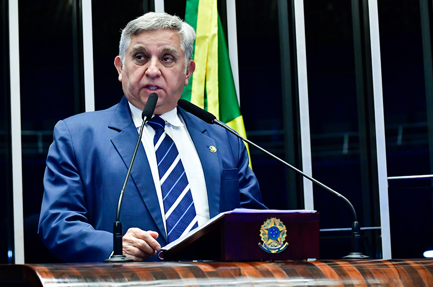 Em discurso, à tribuna, senador Izalci Lucas (PL-DF).