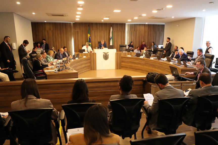 Reunião ocorreu no início da tarde desta terça-feira (15), no Auditório Legislativo.