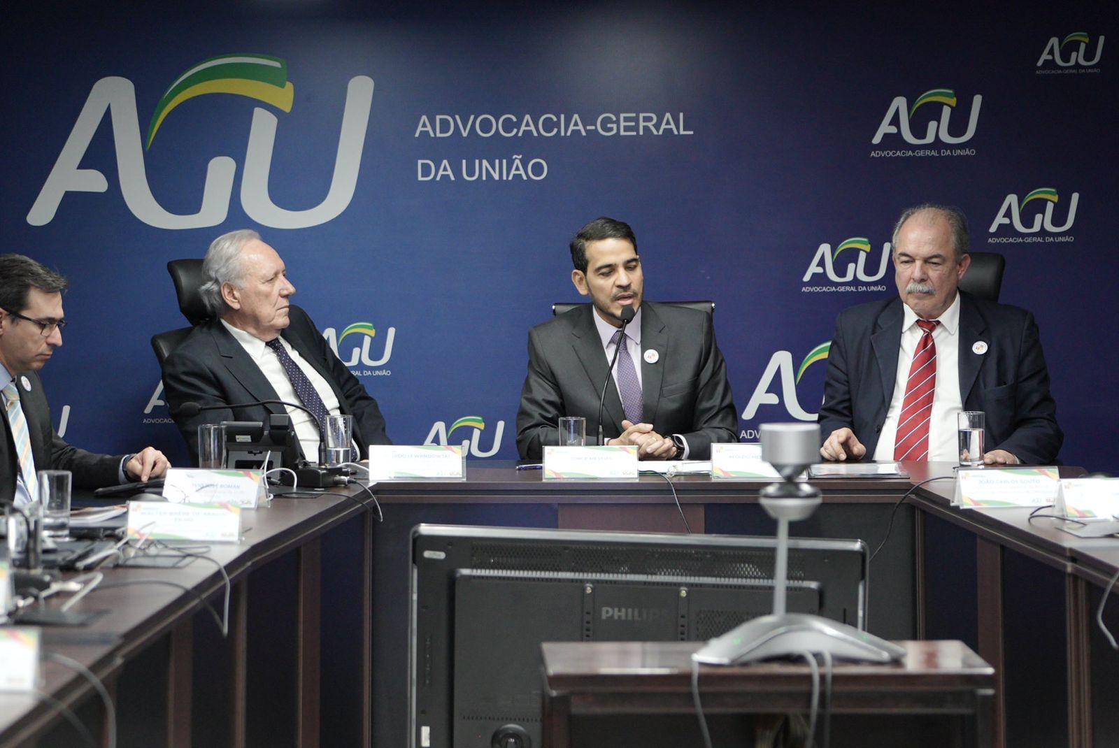 BNDES e AGU assinam cooperação para estudos que fortaleçam a democracia — Agência Gov