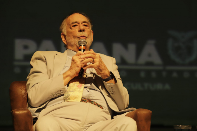 Diretor de "O Poderoso Chefão", Francis Ford Coppola lota Teatro Guaíra em aula de cinema