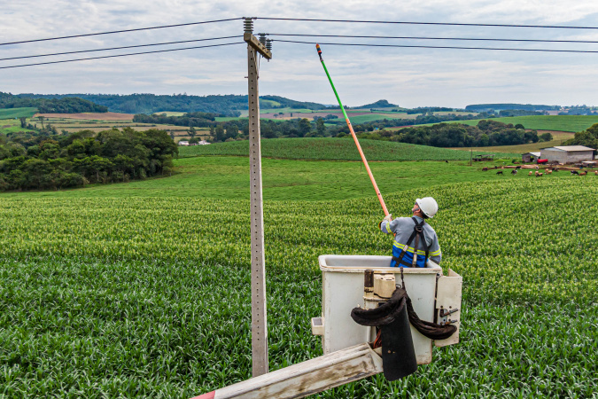 Do Clic Rural aos 19 mil km de redes do Paraná Trifásico, Copel leva investimentos ao campo