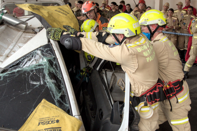 Equipe do Corpo de Bombeiros de Cascavel vence desafio estadual de salvamento veicular