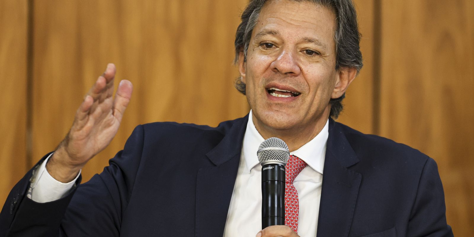 Haddad diz que governo pode rever projeção para o PIB