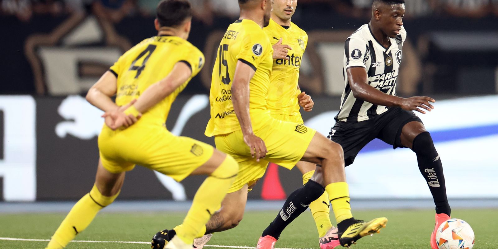 Jogo entre Botafogo e Peñarol é transferido para o estádio Centenário