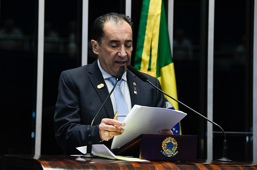 Em discurso, à tribuna, senador Jorge Kajuru (PSB-GO).