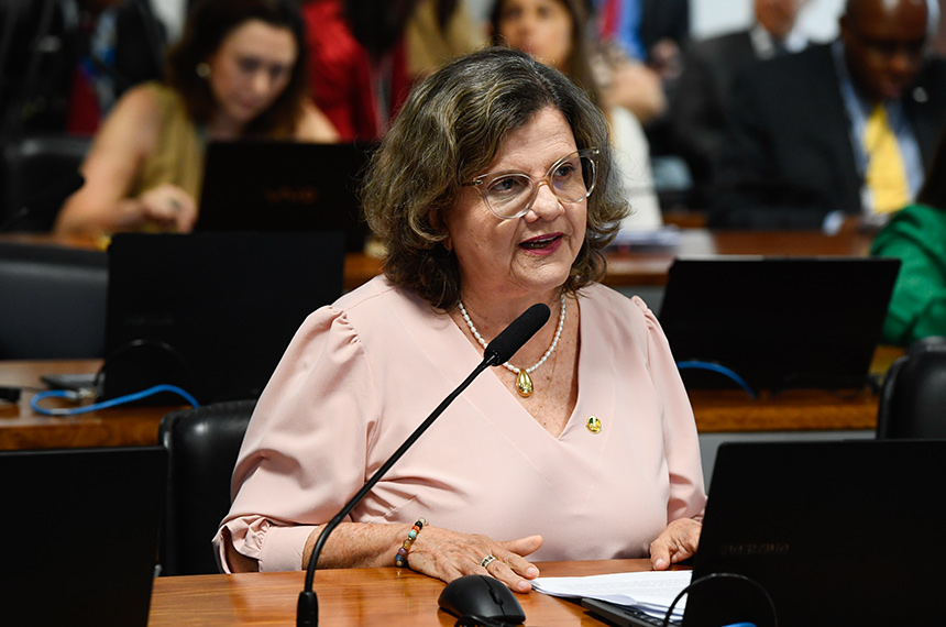 Política nacional para baratear preço de livros vai à Câmara — Senado Notícias