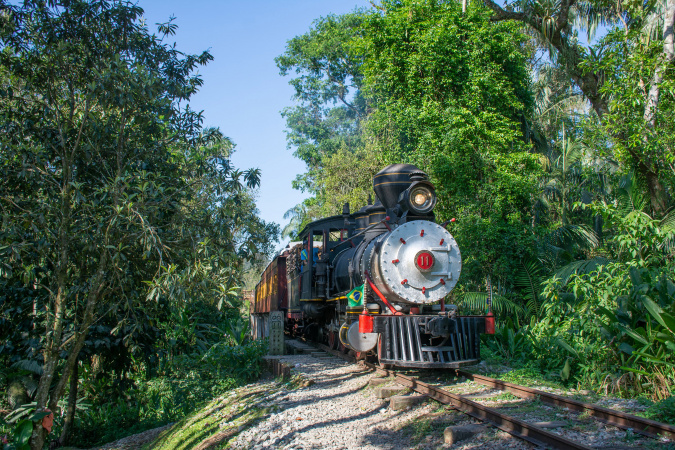 Público já pode comprar passeios de Natal na locomotiva mais antiga do Paraná