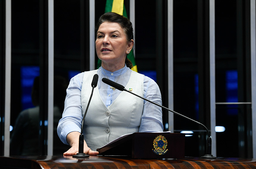 Em discurso, à tribuna, senadora Rosana Martinelli (PL-MT).