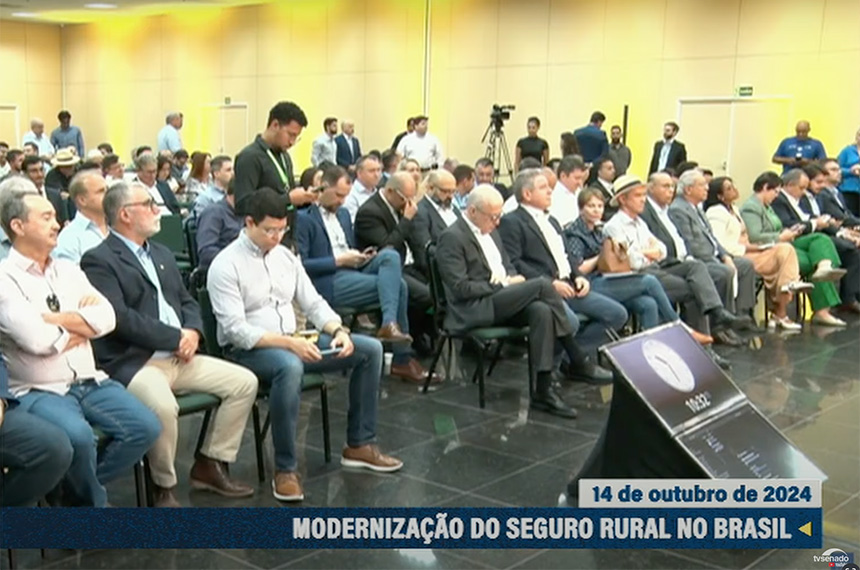 Senadores discutem projeto para fortalecer seguro rural em evento da CNA — Senado Notícias