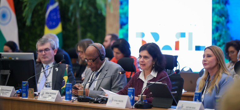 ministra Nísia Trindade discursa sobre equidade e justiça climática — Agência Gov