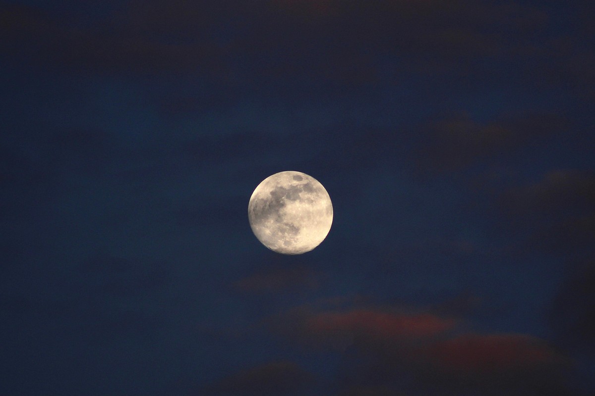 veja o calendário lunar para outubro de 2024