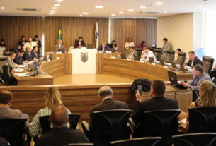 Reunião ocorreu no início da tarde desta terça-feira (26), no Auditório Legislativo.