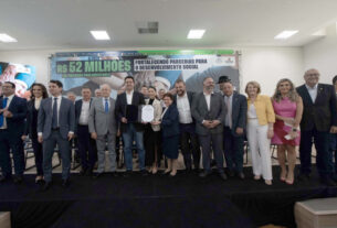 Anúncio do repasse foi feito na manhã desta segunda-feira (25), em evento no Palácio Iguaçu.