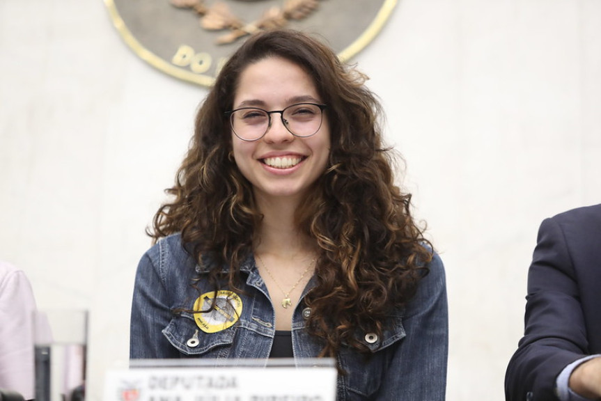 A deputada Ana Júlia (PT) coordena a Frente Parlamentar de Proteção à Saúde Mental da Assembleia.