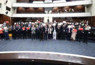 Solenidade lotou o Plenário da Assembleia Legislativa na noite desta terça-feira (26).