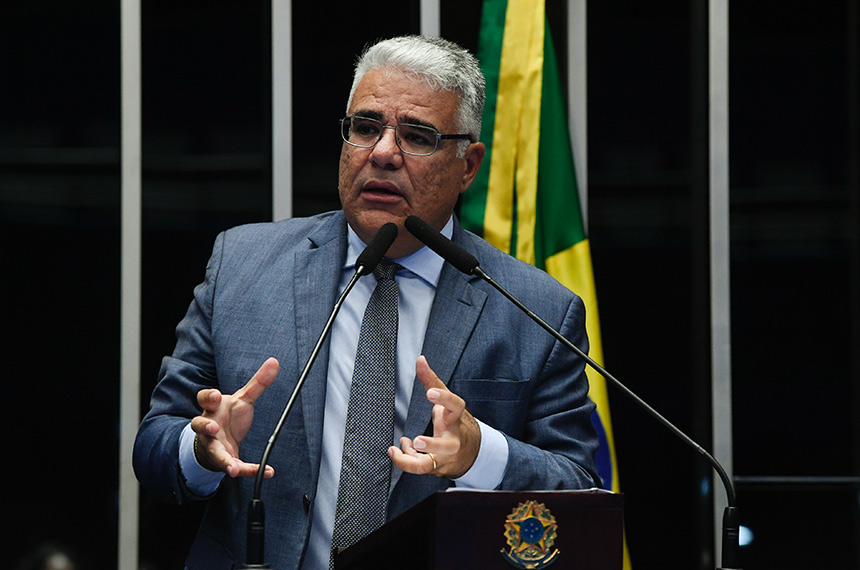 Em discurso, à tribuna, senador Eduardo Girão (Novo-CE).