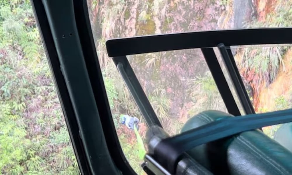 Helicóptero encontra barraca e mochila