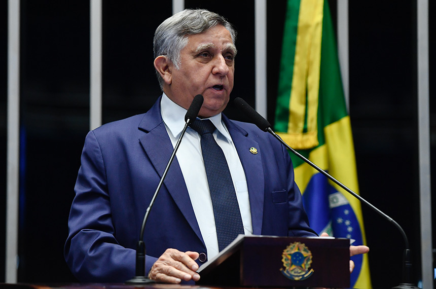 Em discurso, à tribuna, senador Izalci Lucas (PL-DF).