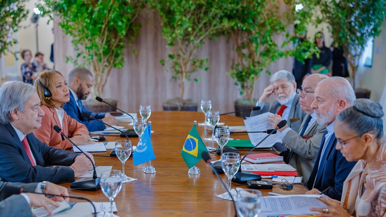 Lula discute crise climática com secretário-geral da ONU durante G20 Social — Agência Gov