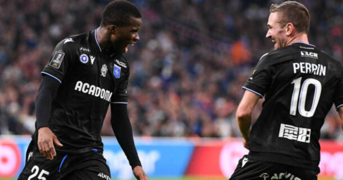 Olympique é surpreendido em casa e perde para o Auxerre