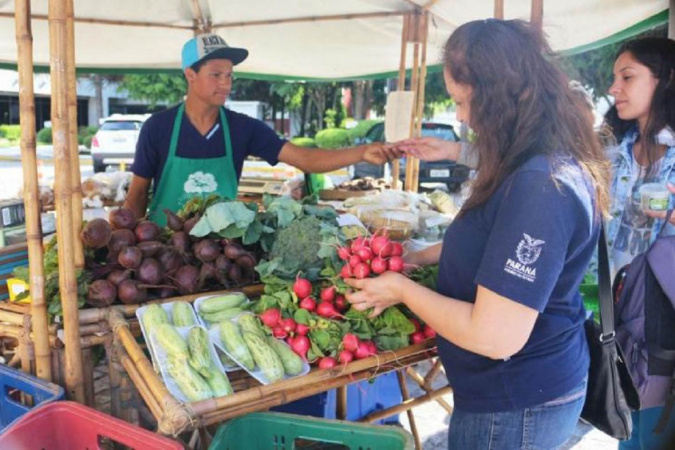 Sanepar abriga feira de produtos sustentáveis colhidos na Bacia do Miringuava