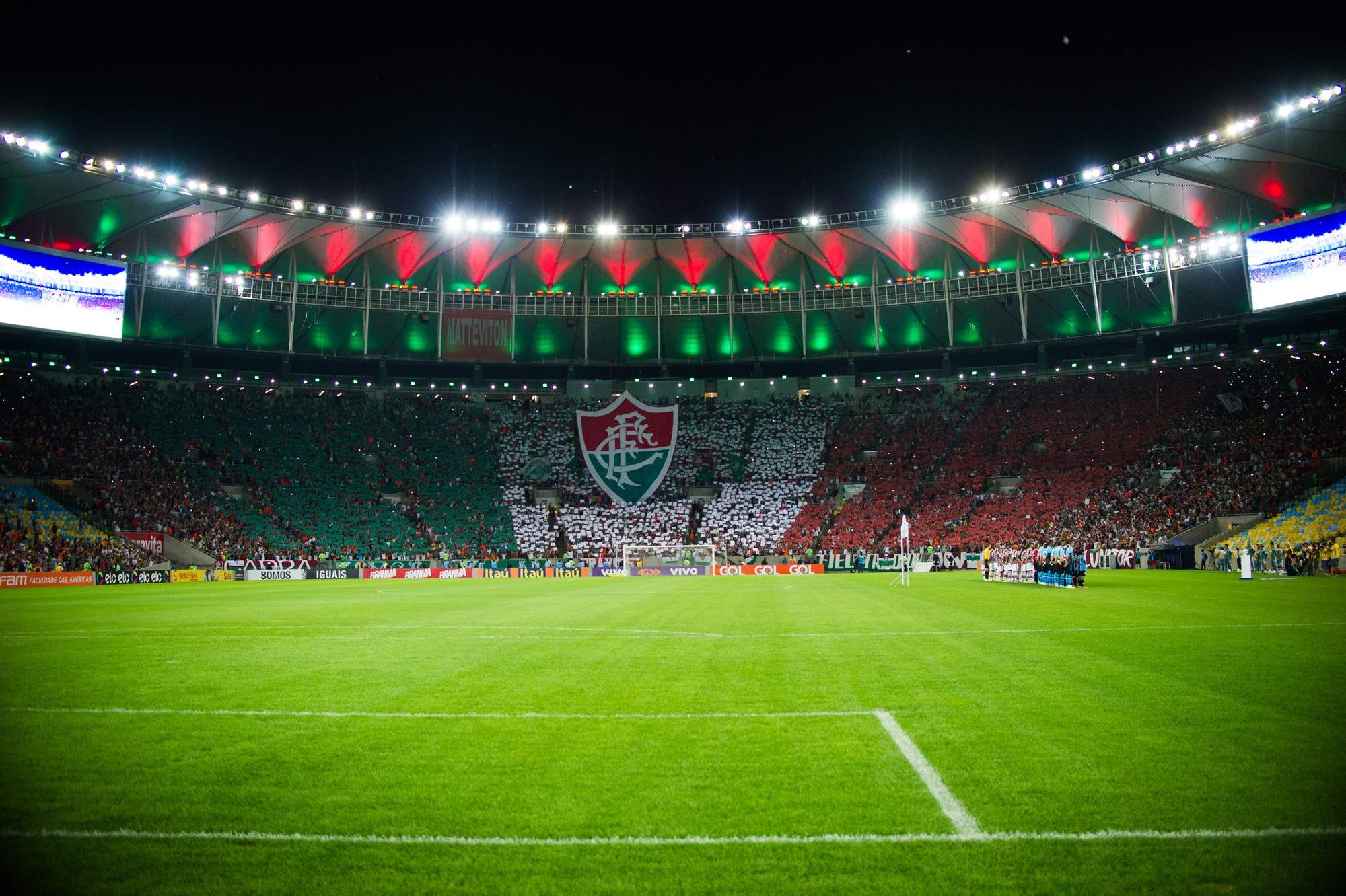 Torcedores do Fluminense criam abaixo-assinado cobrando transparência da diretoria sobre possível SAF