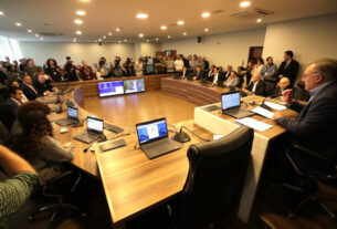 Encontro ocorreu no início da tarde desta terça-feira (10), no Auditório Legislativo.